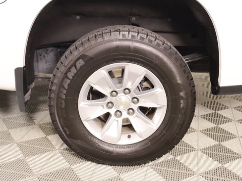 Used 2023 Chevrolet Silverado 1500 LT w/ Safety Package AWD/4WD image 18