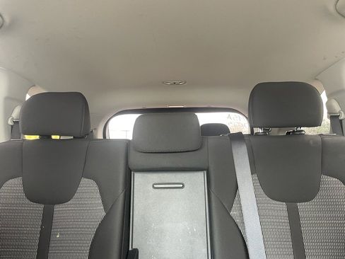 Used 2023 Kia Sorento LX image 12