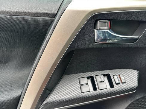 Used 2015 Toyota RAV4 XLE AWD/4WD image 11