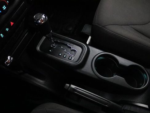 Used 2017 Jeep Wrangler Sport AWD/4WD image 20