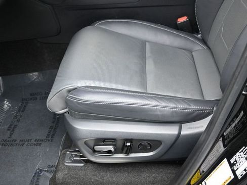 Used 2024 Lexus GX 550 w/ Accessory Package (31) image 16