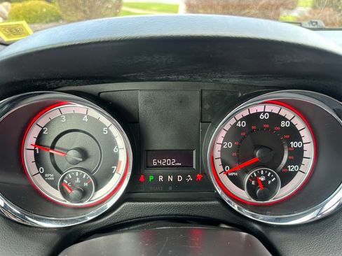 Certified 2019 Dodge Grand Caravan SXT FWD image 33