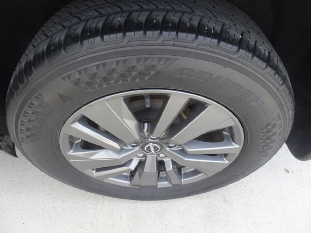 Used 2024 Nissan Pathfinder S FWD image 11