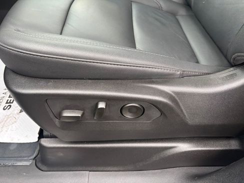 Certified 2025 Chevrolet Suburban LT w/ Comfort Package image 22