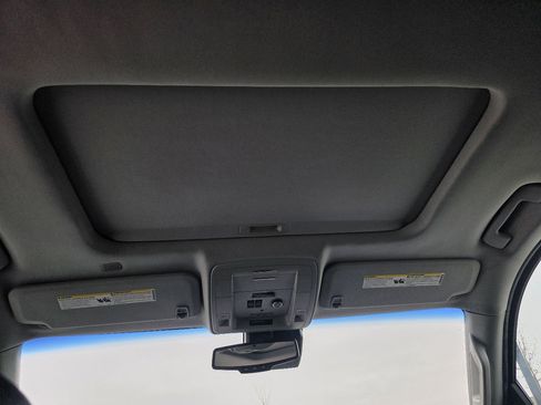 Used 2020 Chevrolet Suburban LT image 25