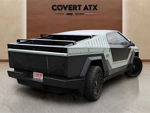 Used 2025 Tesla Cybertruck AWD Crew Cab image 5