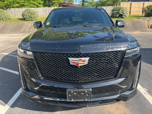 Used 2024 Cadillac Escalade Sport image 2