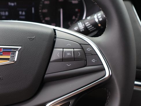 New 2026 Cadillac XT5 Luxury image 21