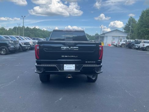 Used 2024 GMC Sierra 2500 Denali Ultimate AWD/4WD image 6