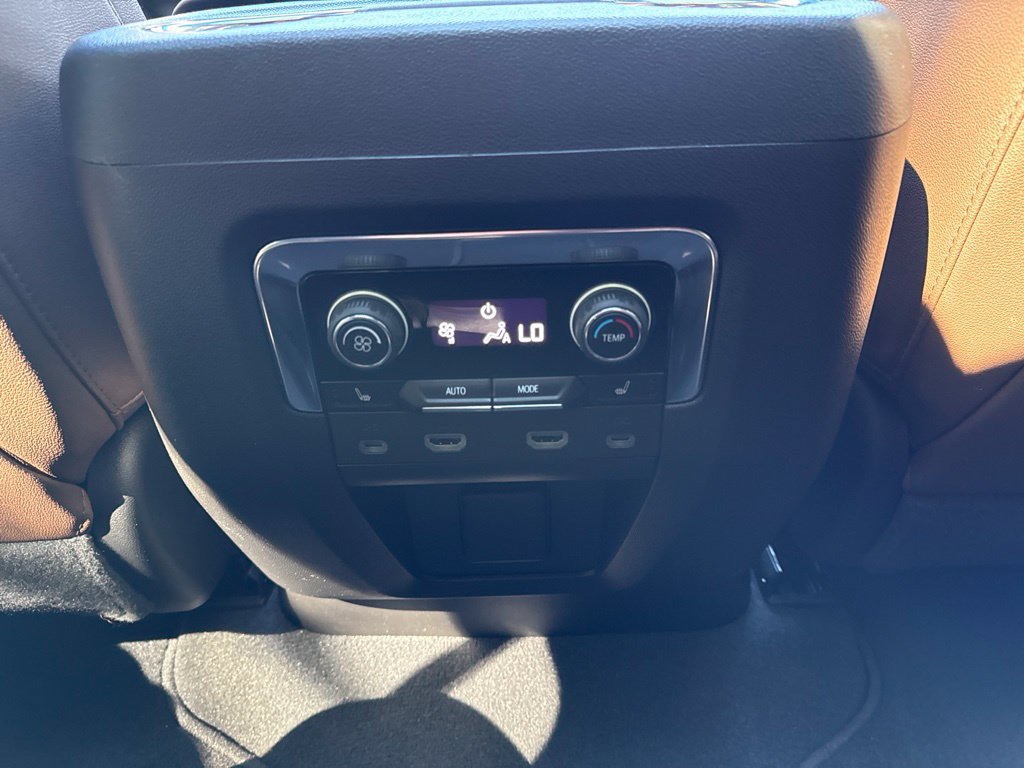 Used 2023 Chevrolet Tahoe High Country AWD/4WD image 20