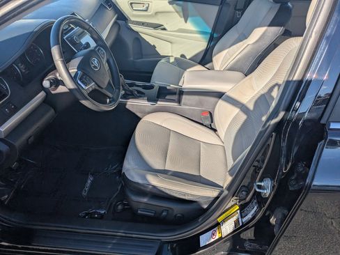 Used 2017 Toyota Camry SE image 13