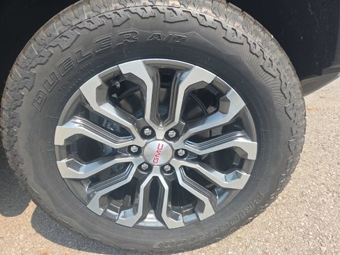 Used 2026 GMC Canyon Denali AWD/4WD image 4
