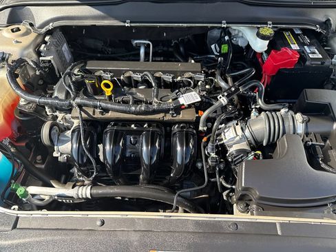 Used 2018 Ford Fusion SE FWD image 12