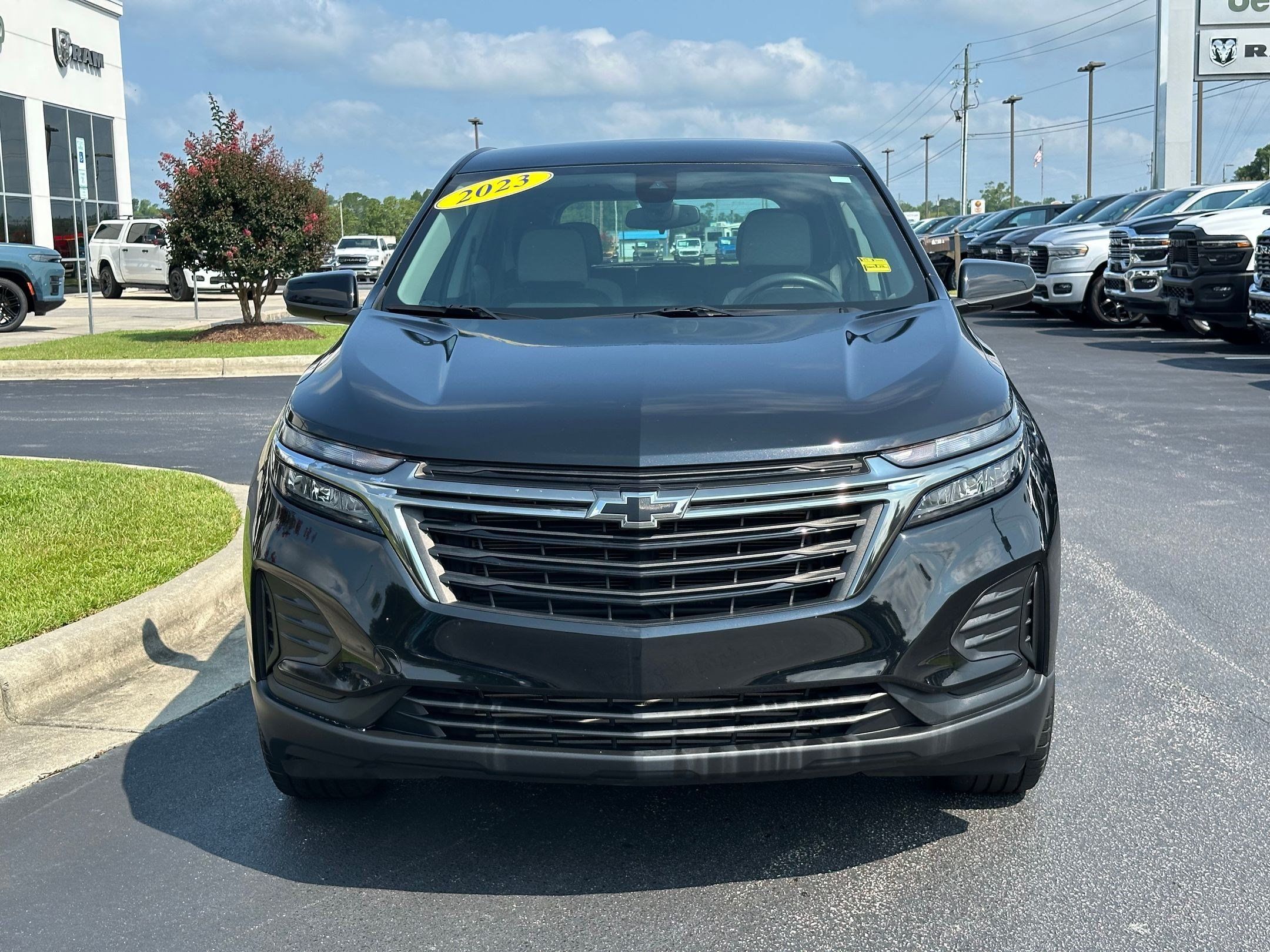 Used 2023 Chevrolet Equinox LS w/ Midnight Edition FWD image 2