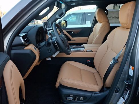 New 2026 Lexus LX 700h Luxury image 9