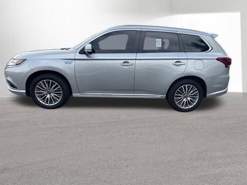 Used 2022 Mitsubishi Outlander LE AWD/4WD image 2