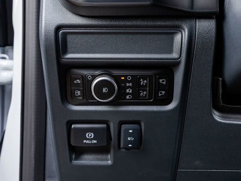 Used 2025 Ford F150 Platinum w/ FX4 Off-Road Package image 22