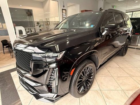 Used 2023 Cadillac Escalade V image 6