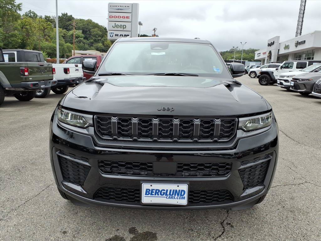 New 2027 Jeep Grand Cherokee Altitude AWD/4WD image 9