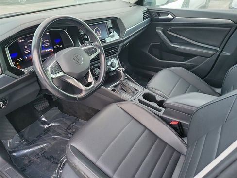 Certified 2022 Volkswagen Jetta SE image 14