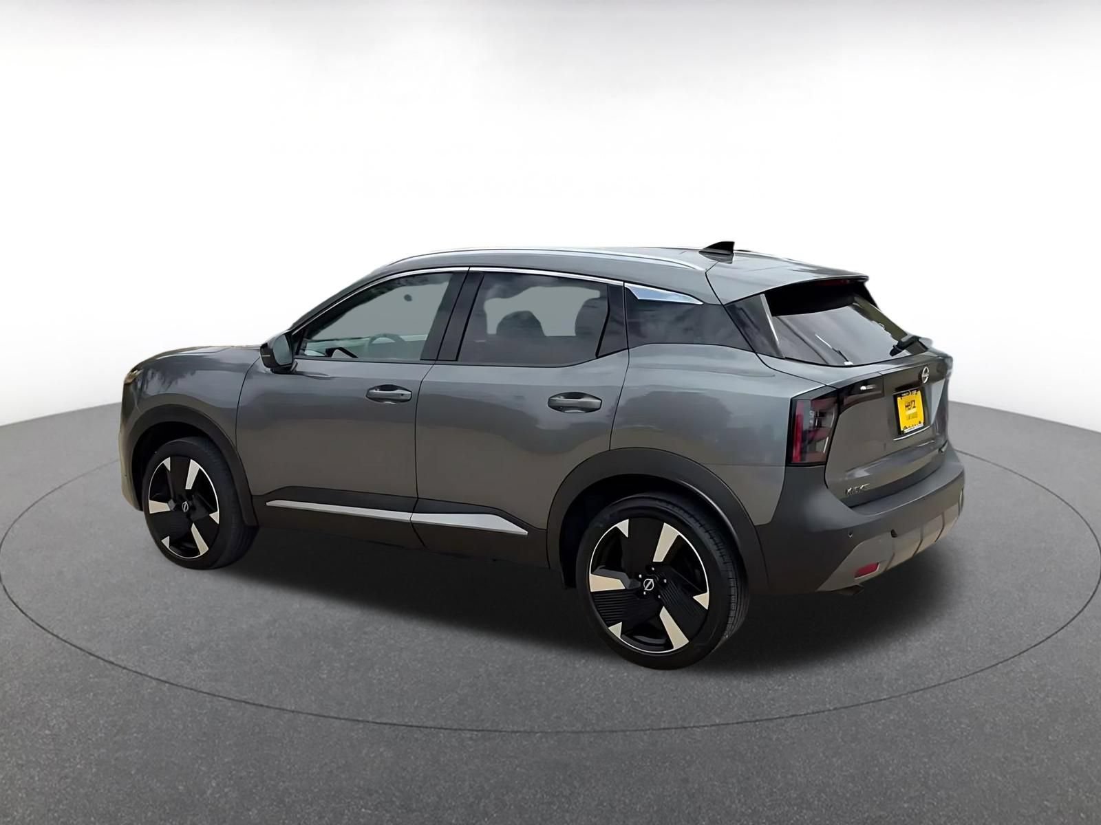Used 2026 Nissan Kicks SR AWD/4WD image 9