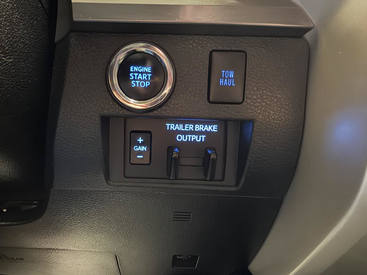 Used 2020 Toyota Tundra Platinum AWD/4WD image 20