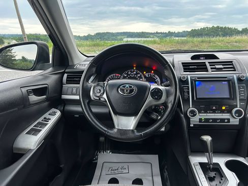 Used 2012 Toyota Camry SE FWD image 14