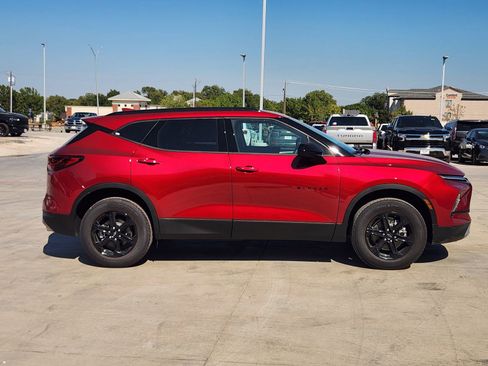 New 2025 Chevrolet Blazer LT w/ Convenience Package FWD image 7