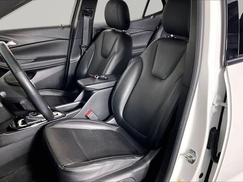 Certified 2022 Buick Encore GX Essence w/ Advanced Technology Package AWD/4WD image 20