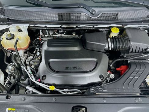 Used 2020 Chrysler Pacifica Touring w/ Advanced Safetytec Group image 30