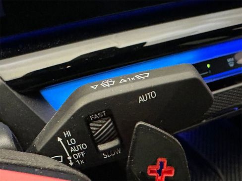 Used 2025 BMW M5 w/ Carbon Package image 23