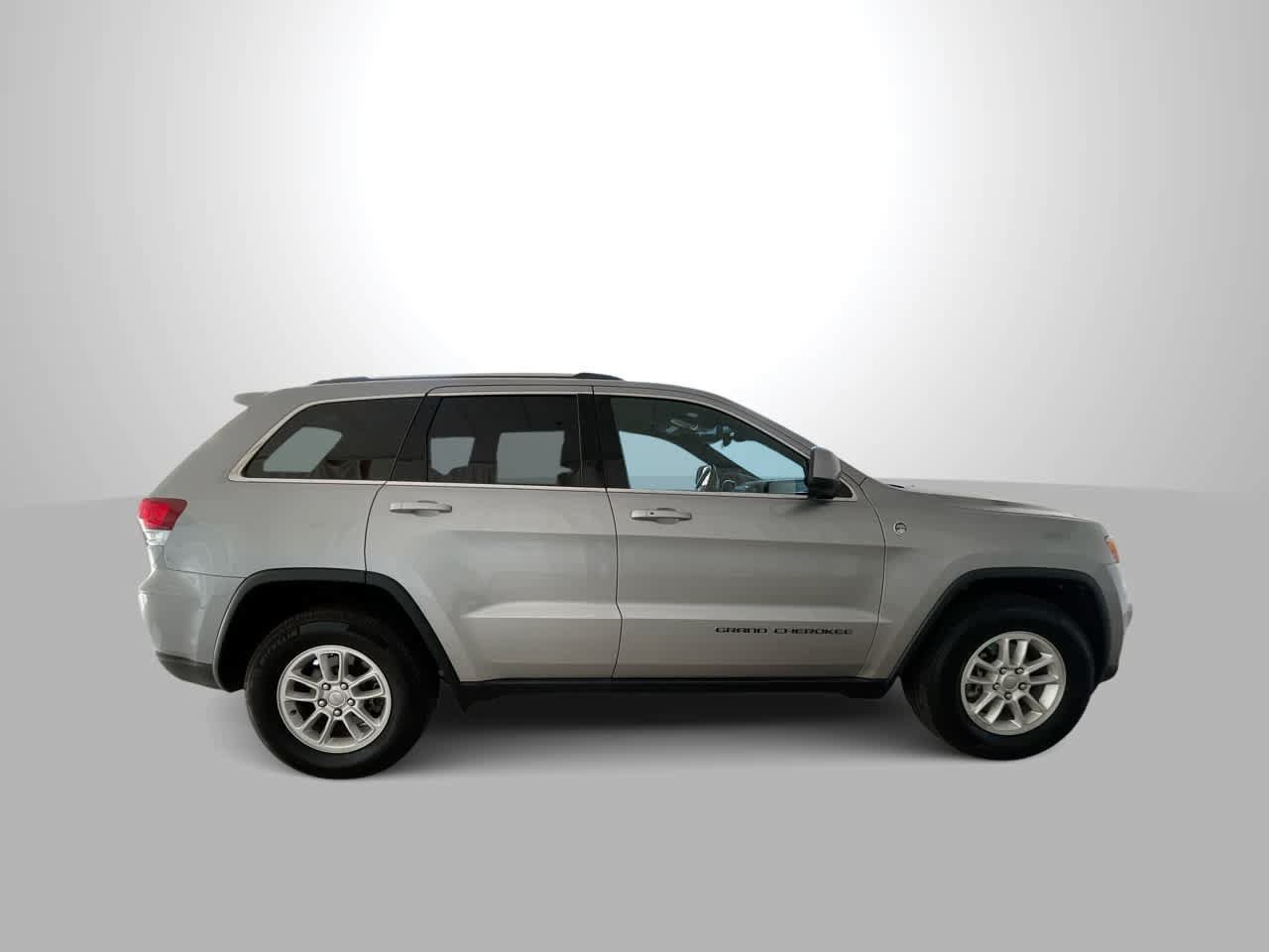 Used 2020 Jeep Grand Cherokee Laredo AWD/4WD image 9