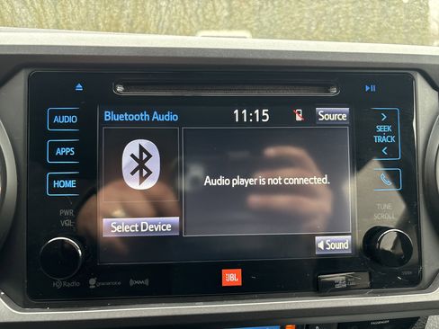 Used 2017 Toyota Tacoma TRD Off-Road image 25