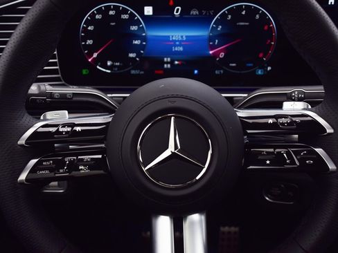 Used 2026 Mercedes-Benz GLS 450 4MATIC image 26