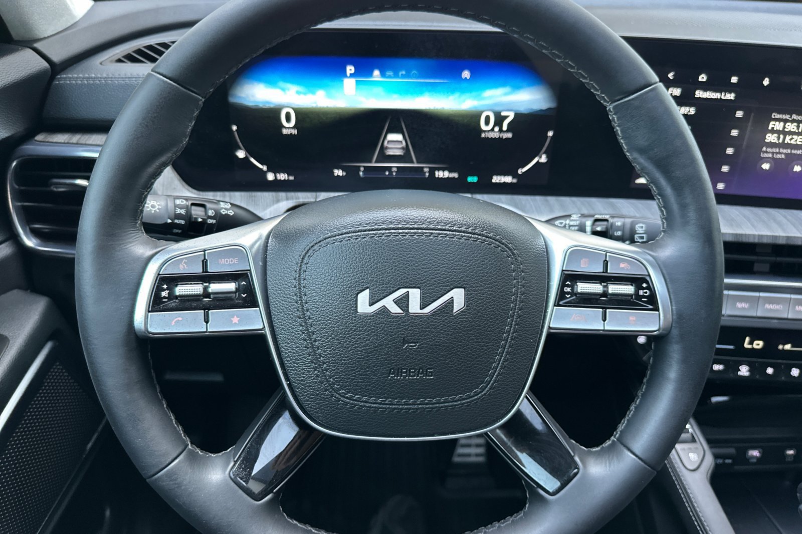 Certified 2025 Kia Telluride SX Prestige AWD/4WD image 28