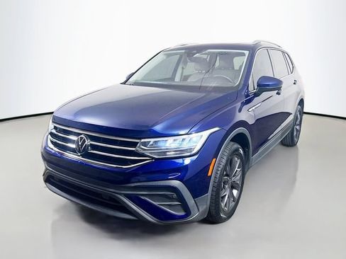 Used 2022 Volkswagen Tiguan SE w/ Panoramic Sunroof Package AWD/4WD image 5