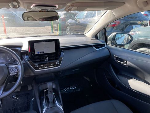 Used 2025 Toyota Corolla LE image 34