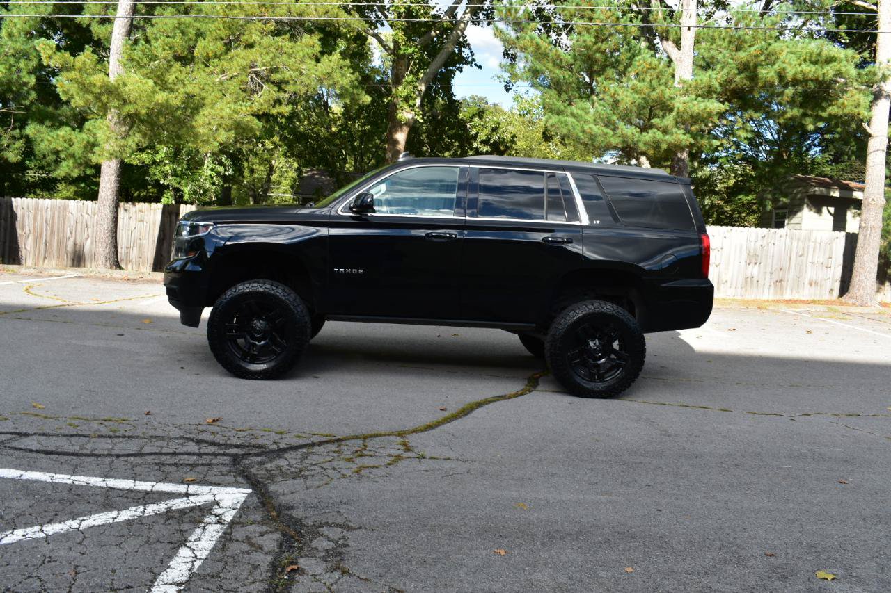 Used 2016 Chevrolet Tahoe LT w/ Luxury Package AWD/4WD image 3