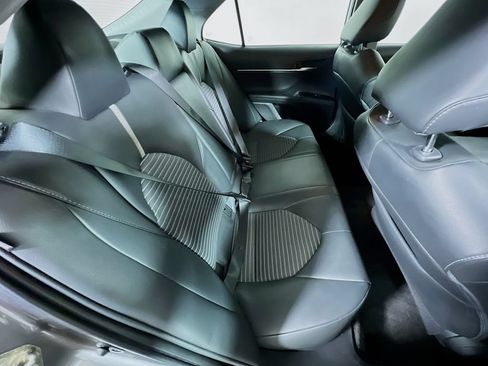 Used 2019 Toyota Camry SE FWD image 23