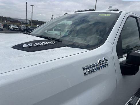 New 2026 Chevrolet Silverado 2500 High Country w/ High Country Premium Package AWD/4WD image 4