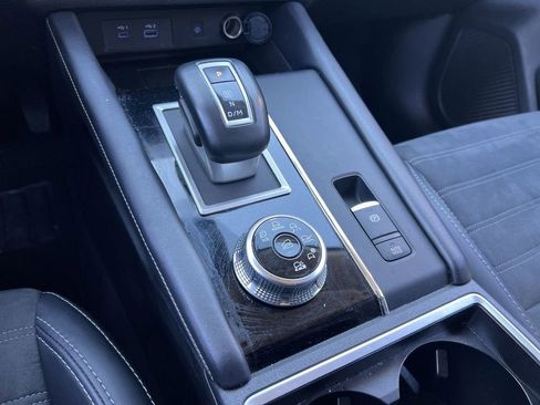 Used 2024 Mitsubishi Outlander SE Black Edition image 20