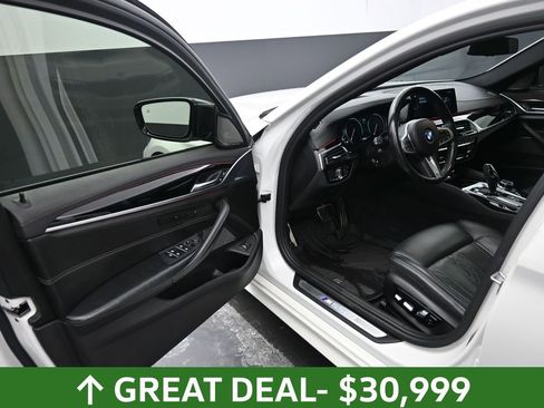 Used 2018 BMW M550i xDrive image 19