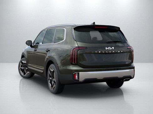 Certified 2025 Kia Telluride EX w/ EX Captain's Chair Package FWD image 4