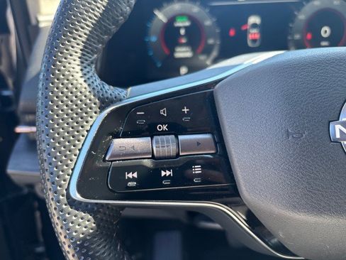 Used 2024 Nissan Ariya AWD image 18