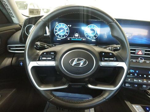 Certified 2023 Hyundai Elantra SEL w/ Convenience Package FWD image 15