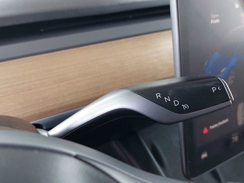 Used 2023 Tesla Model Y Long Range image 27