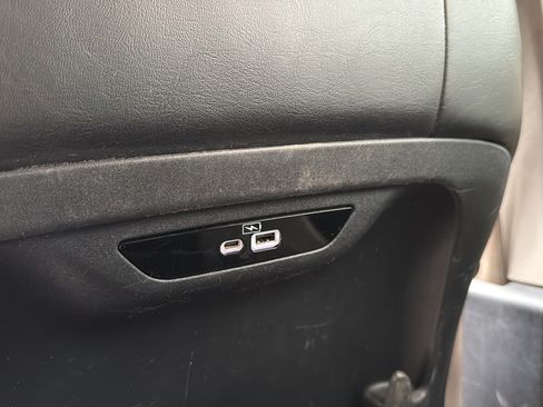 Used 2022 Chrysler Pacifica Limited FWD image 16