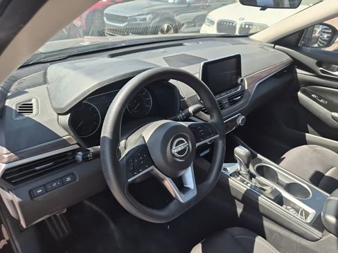 Used 2023 Nissan Altima 2.5 SV image 17