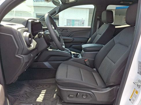 Used 2024 Chevrolet Colorado Trail Boss w/ Advanced Trailering Package AWD/4WD image 13