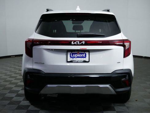 New 2026 Kia Seltos EX image 9